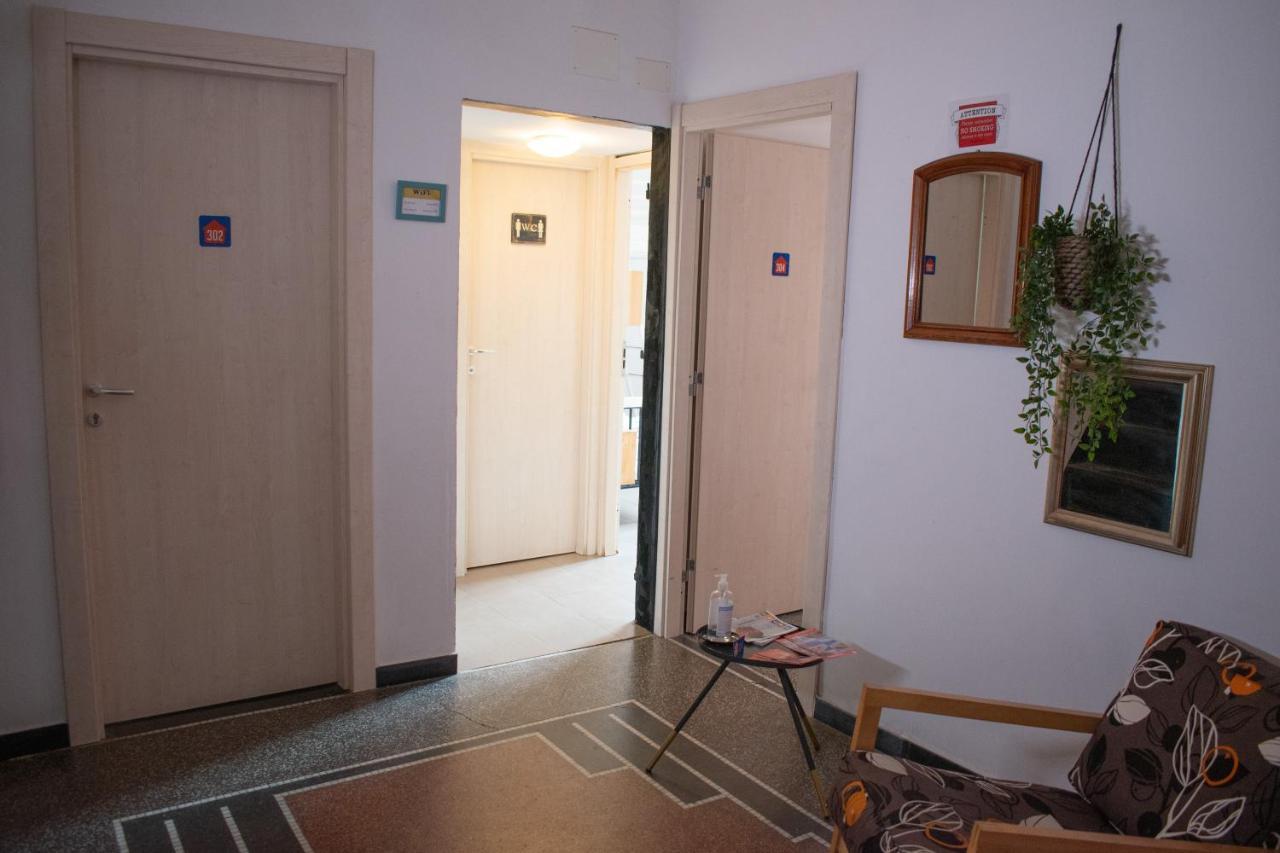 Abbey Hostel Генуя Екстер'єр фото
