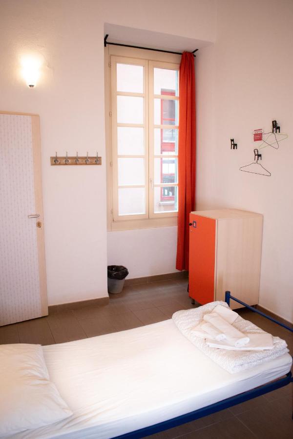 Abbey Hostel Генуя Екстер'єр фото