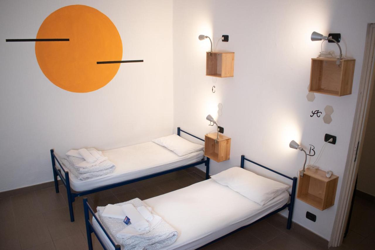 Abbey Hostel Генуя Екстер'єр фото