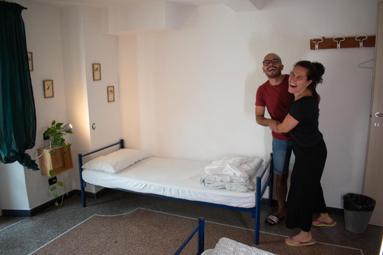 Abbey Hostel Генуя Екстер'єр фото